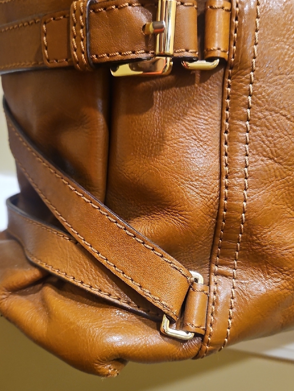 Michael Kors Gansevoort Large Leather Tote - Picture 9 of 16
